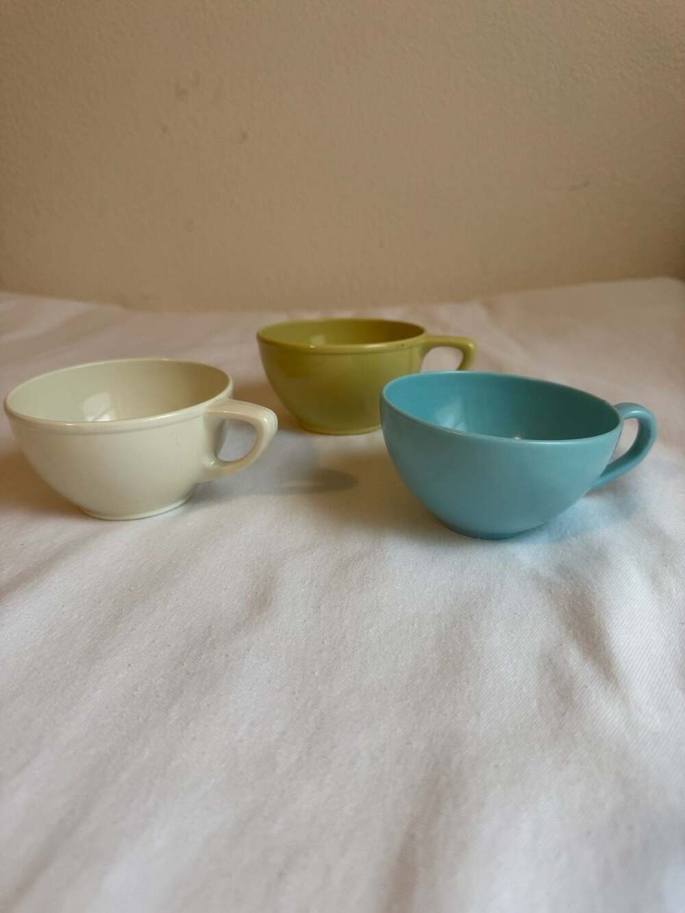 Vintage Gitsware Melamine Coffee Tea Cups Set of 3 Multi-Color